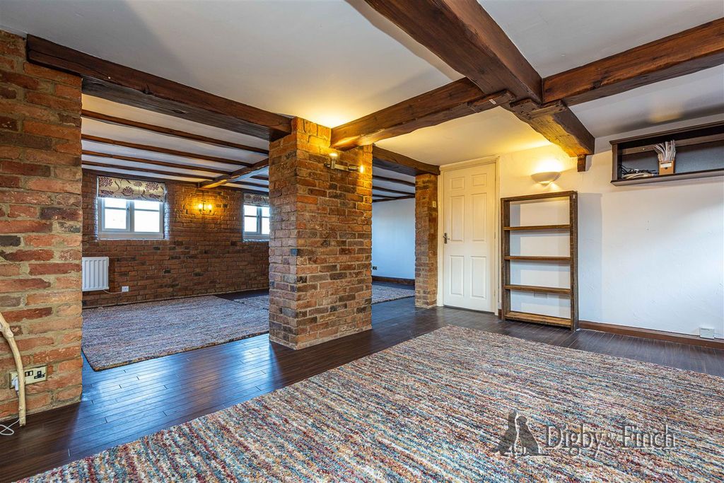 Property photo 2 of 20 Living/ Dining Room