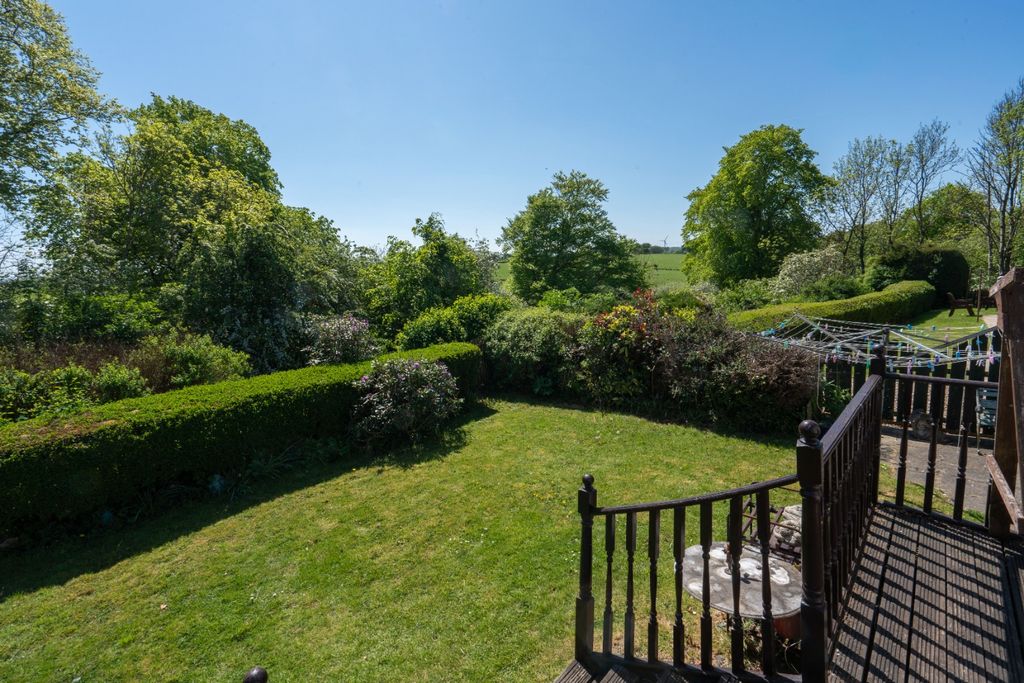 Property photo 2 of 32 4019055