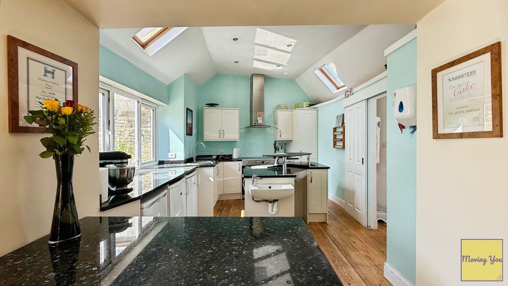 Property photo 1 of 43 Kitchen