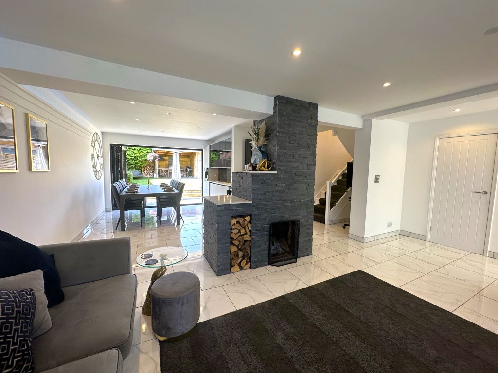 Property photo 3 of 28