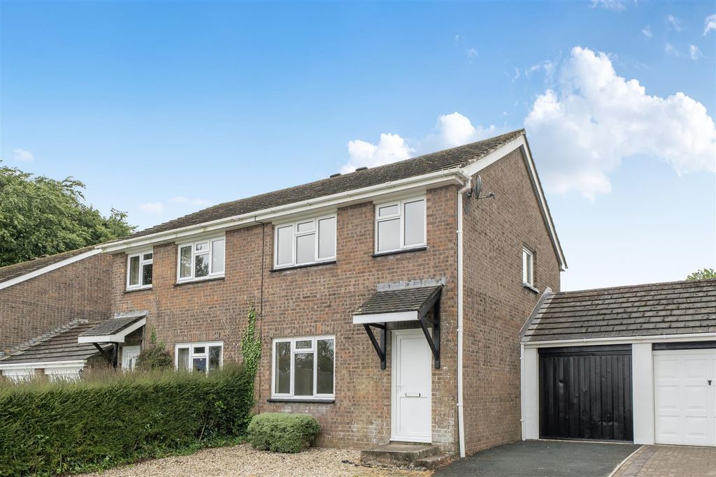 Property photo 1 of 15 1457595-16-6A0ee05c550c0.Jpg