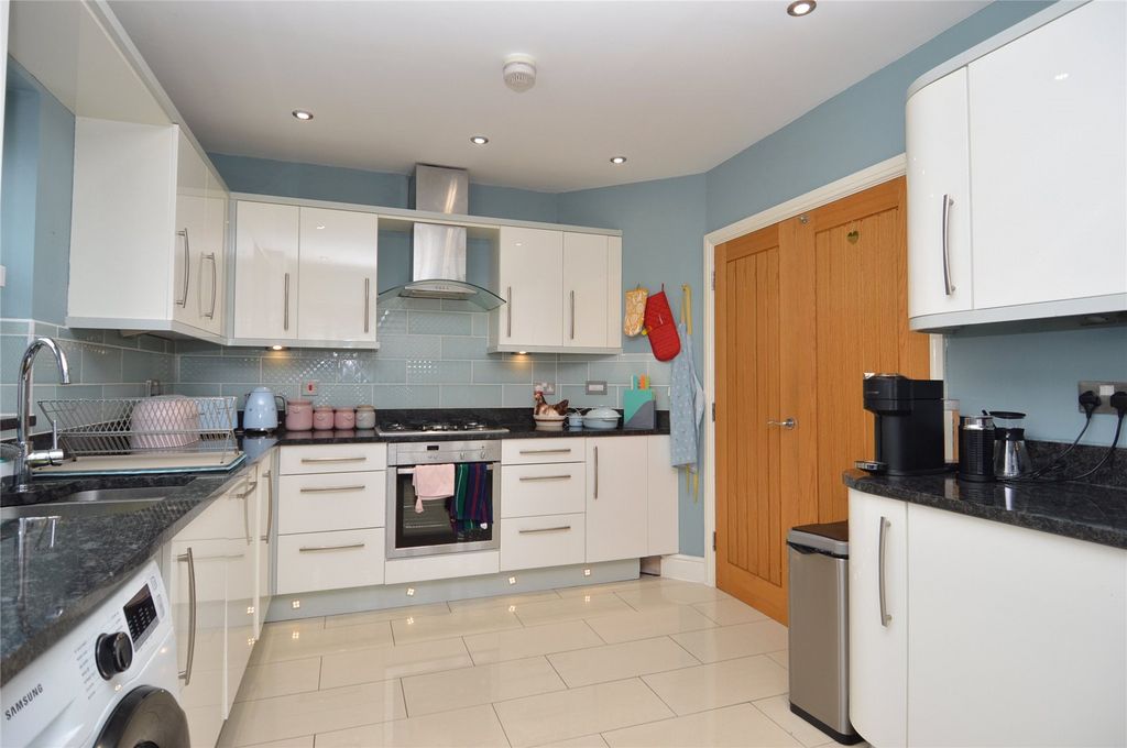 Property photo 3 of 17 Picture No. 19