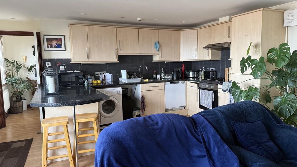 Property photo 1 of 9 Kitchen