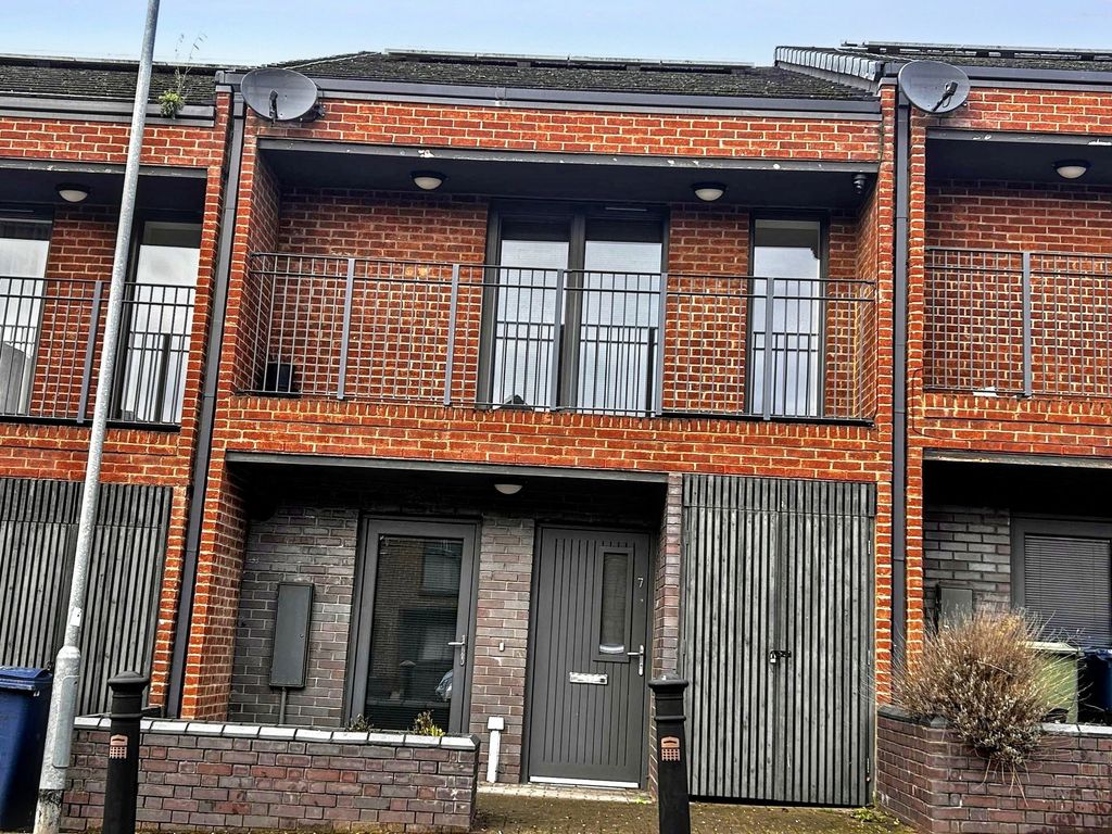 Property photo 1 of 2