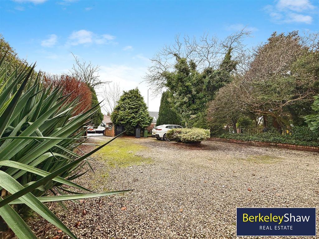 Property photo 3 of 46