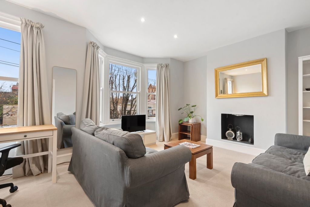 Property photo 2 of 10