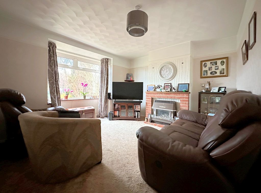 Property photo 2 of 19 Lounge