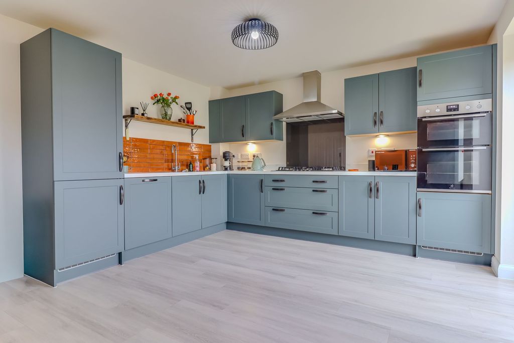 Property photo 3 of 22