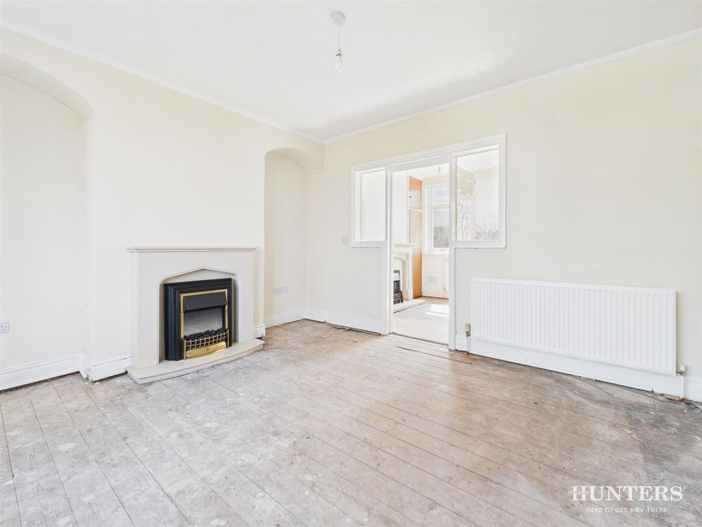 Property photo 3 of 18 Cam03792G0-Pr0304-Still008.Jpg