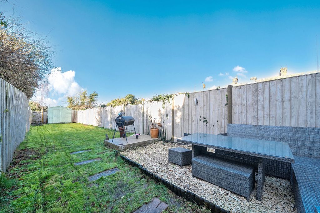 Property photo 2 of 21