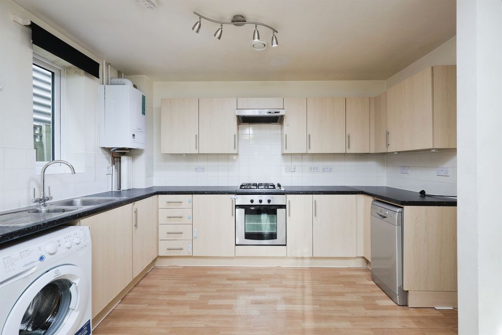 Property photo 2 of 17 Kitchen/Reception Room