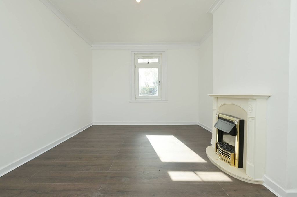 Property photo 2 of 33