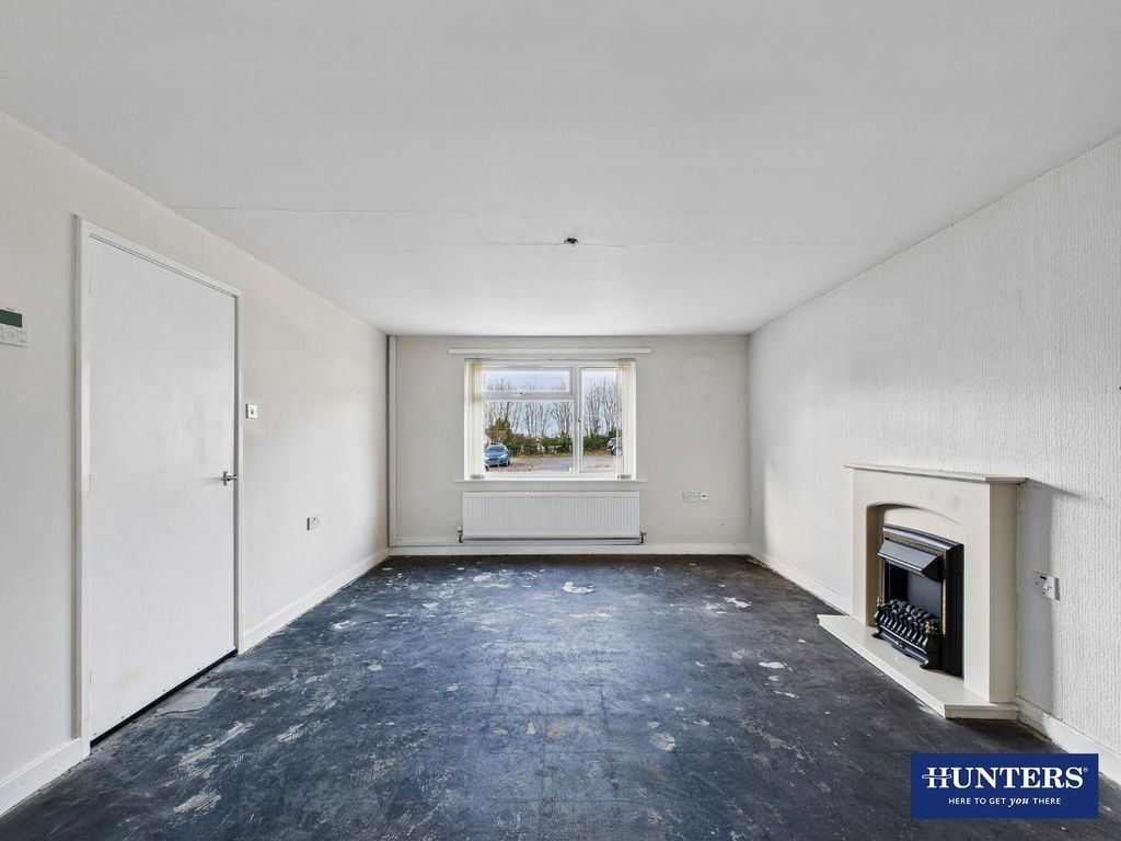 Property photo 2 of 17 Living Room