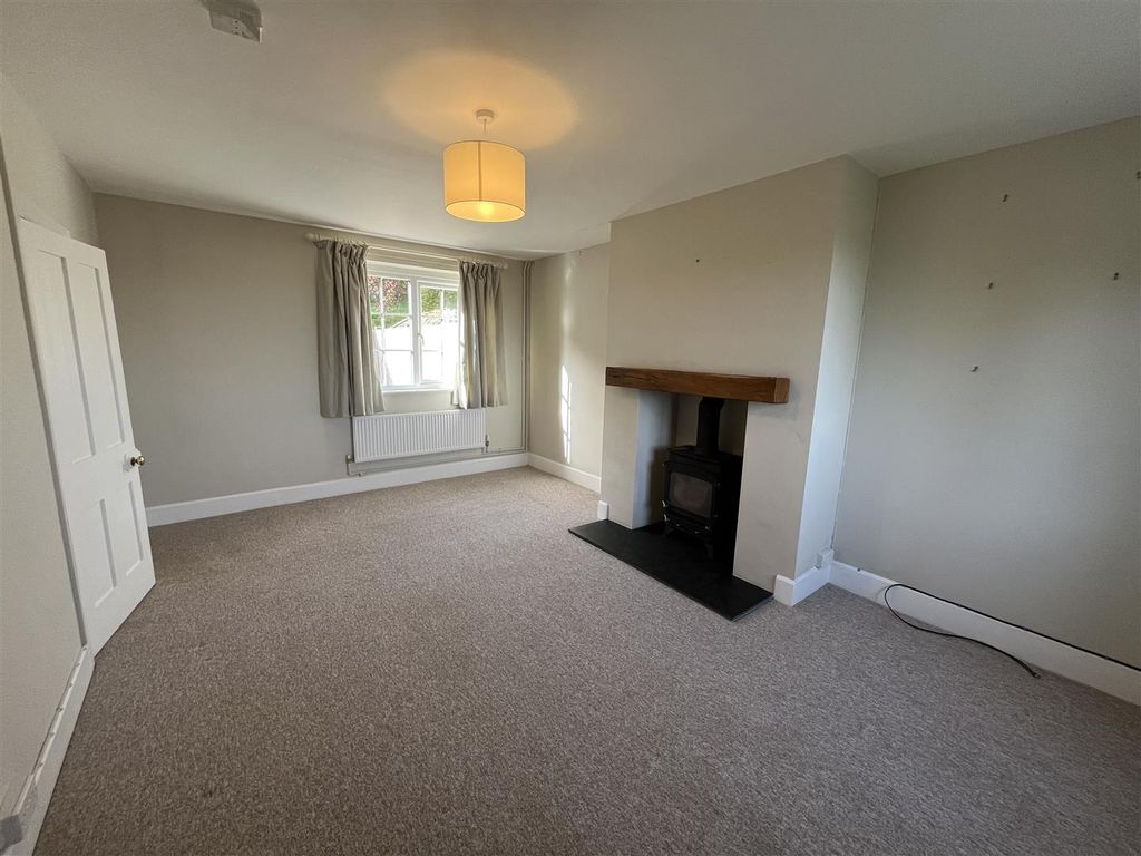 Property photo 3 of 14 Living Room