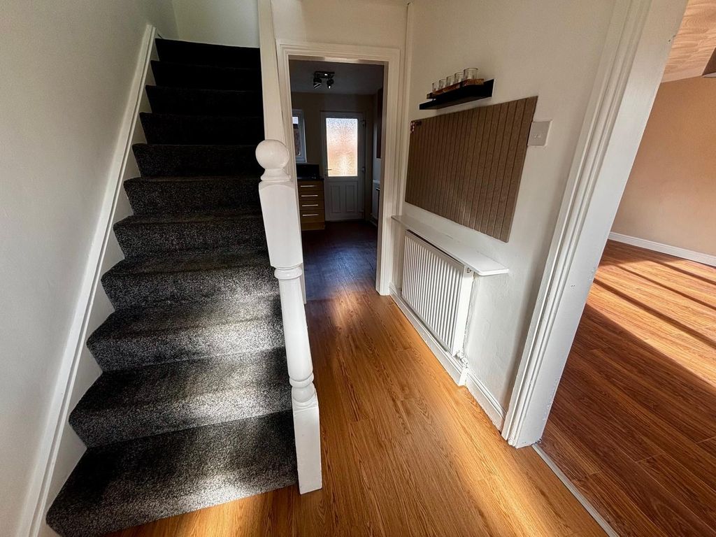 Property photo 2 of 17 Entrance Hall