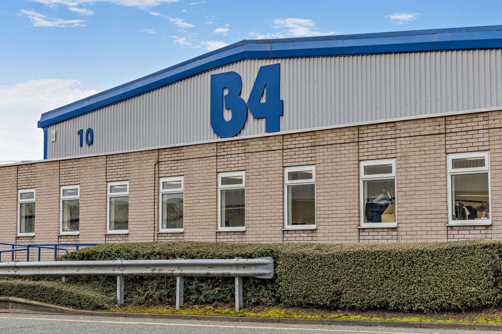 Property photo 2 of 11