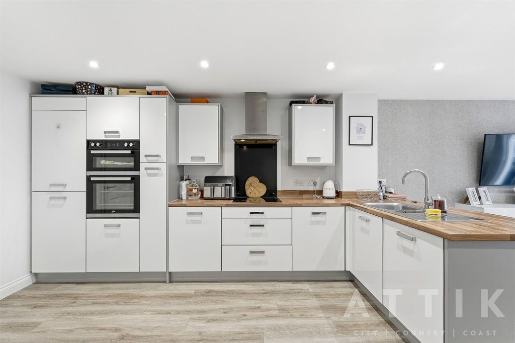 Property photo 3 of 24 Ar701158.Jpg