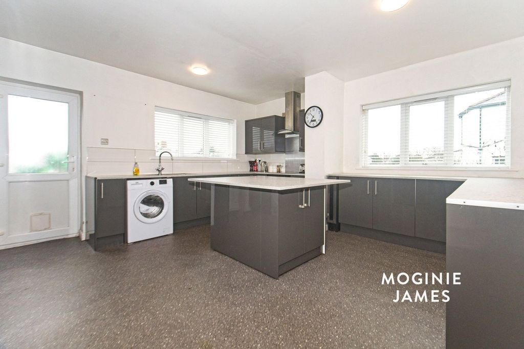 Property photo 2 of 15 Picture No. 02