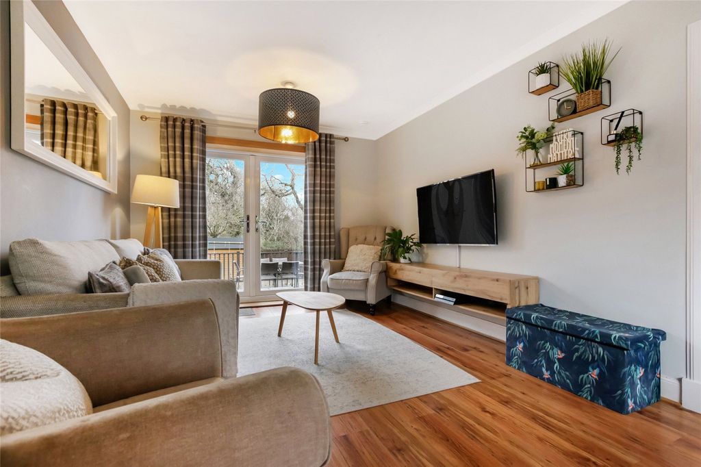 Property photo 3 of 22 Picture No. 05