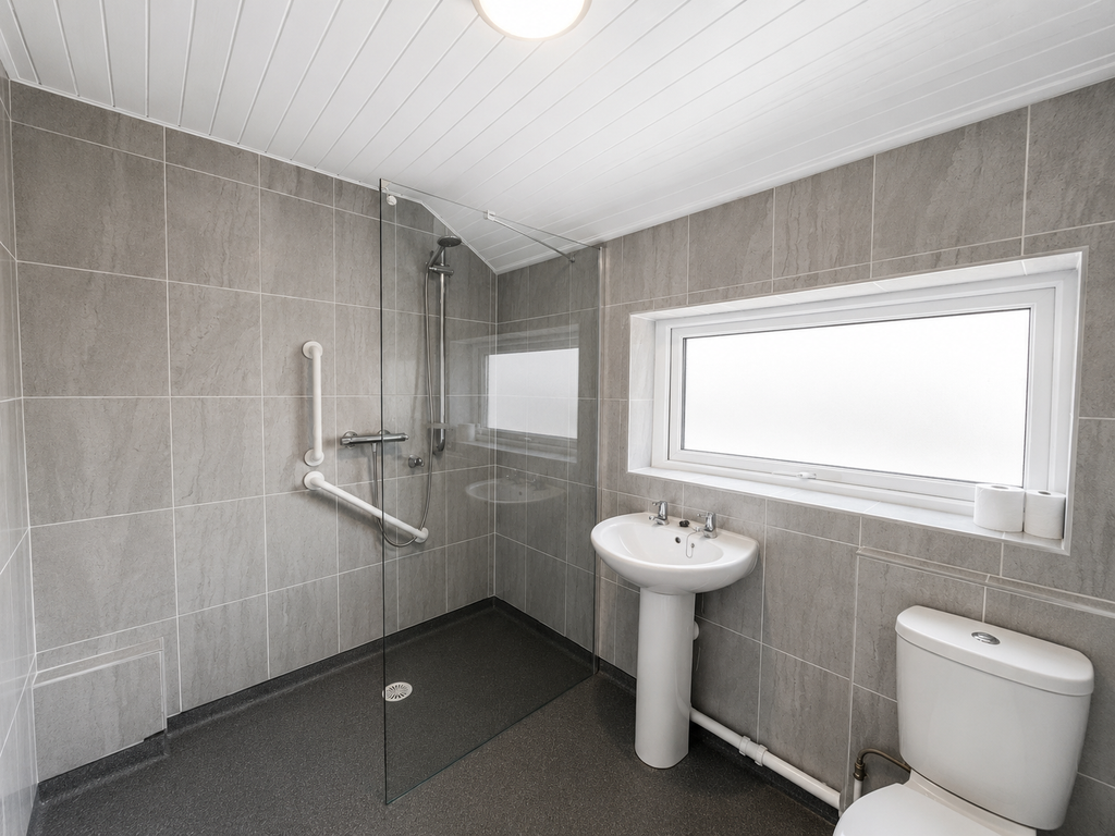 Property photo 3 of 8 Bathroom