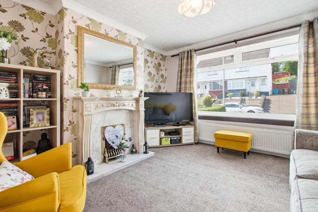 Property photo 2 of 33