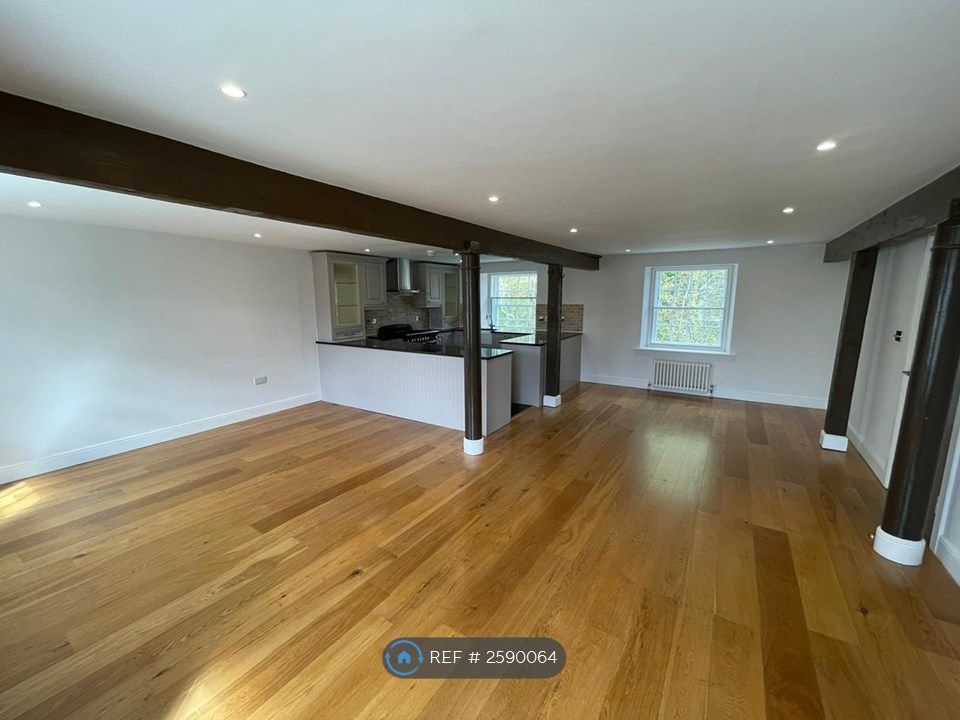 Property photo 2 of 14 Lounge