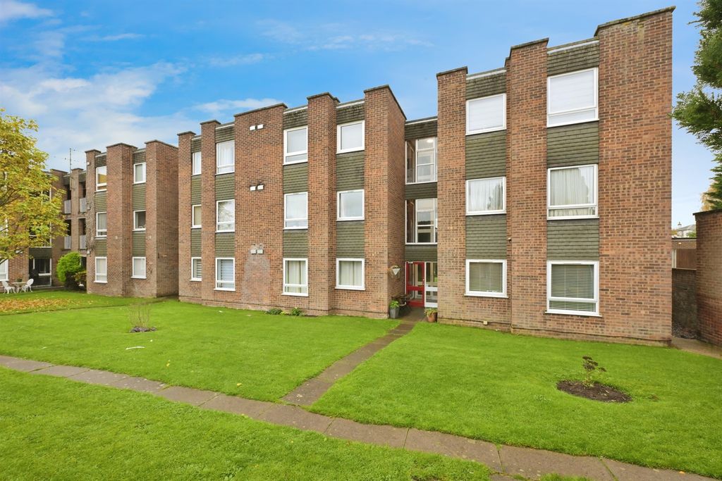 Property photo 3 of 17