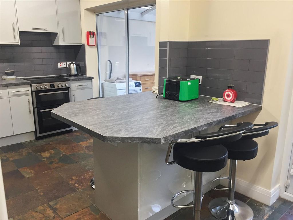 Property photo 3 of 5 Picture 3