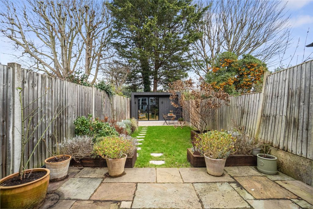 Property photo 2 of 16 Picture No. 36