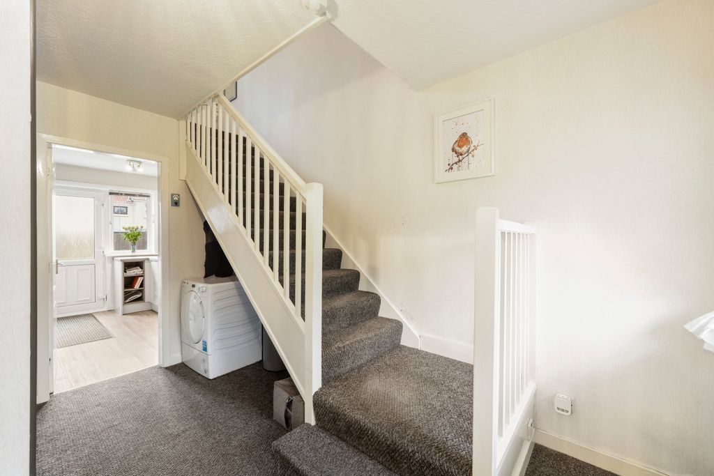 Property photo 3 of 28