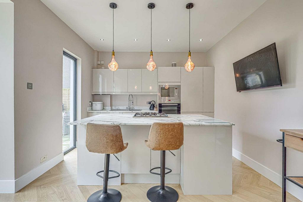 Property photo 3 of 29