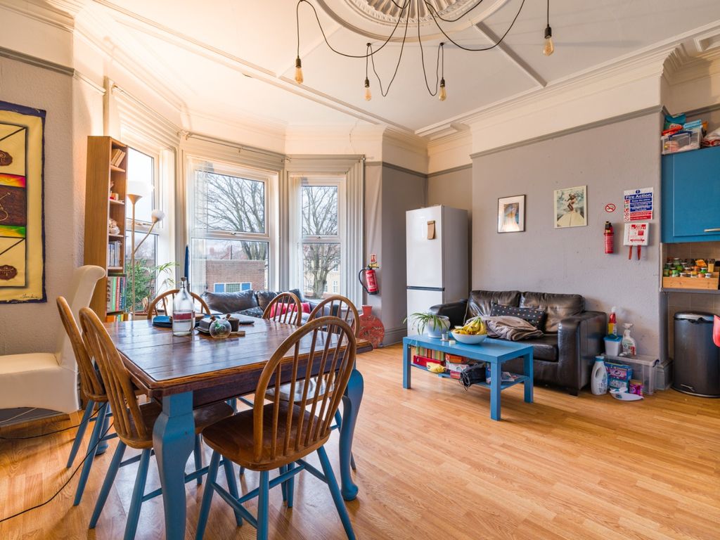 Property photo 2 of 11 5534811