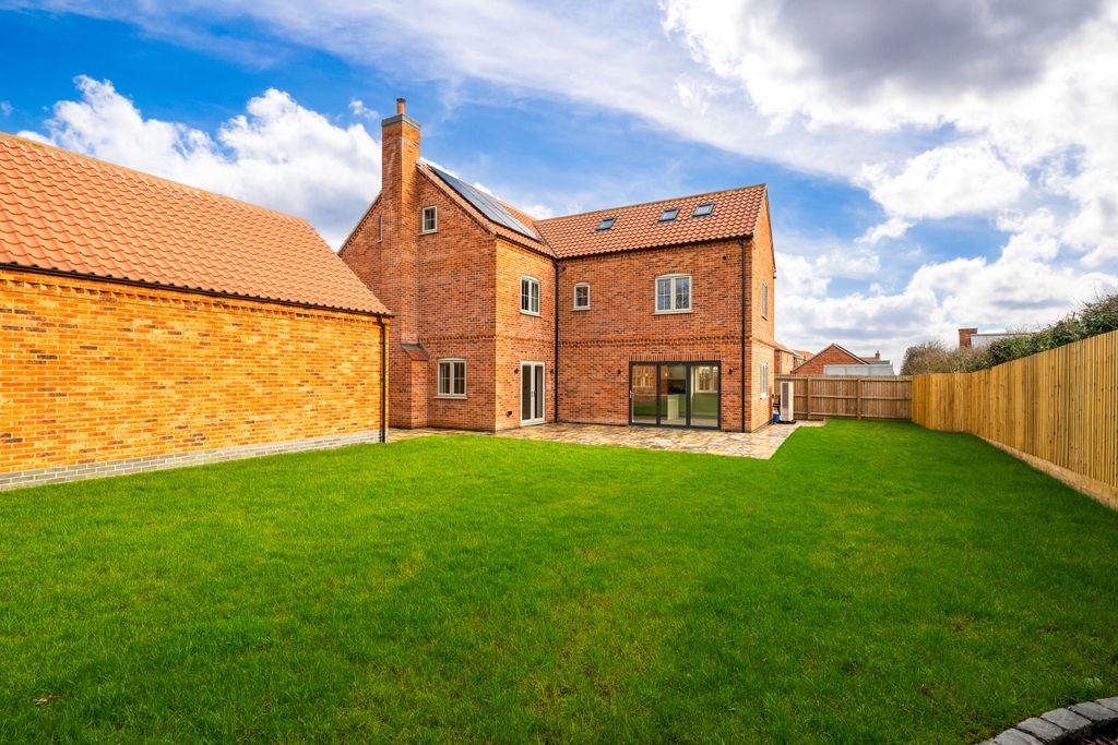 Property photo 3 of 57 4959865