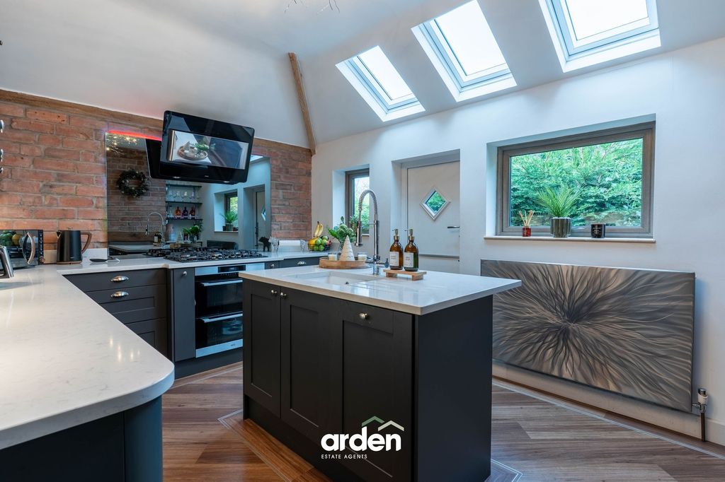 Property photo 1 of 17