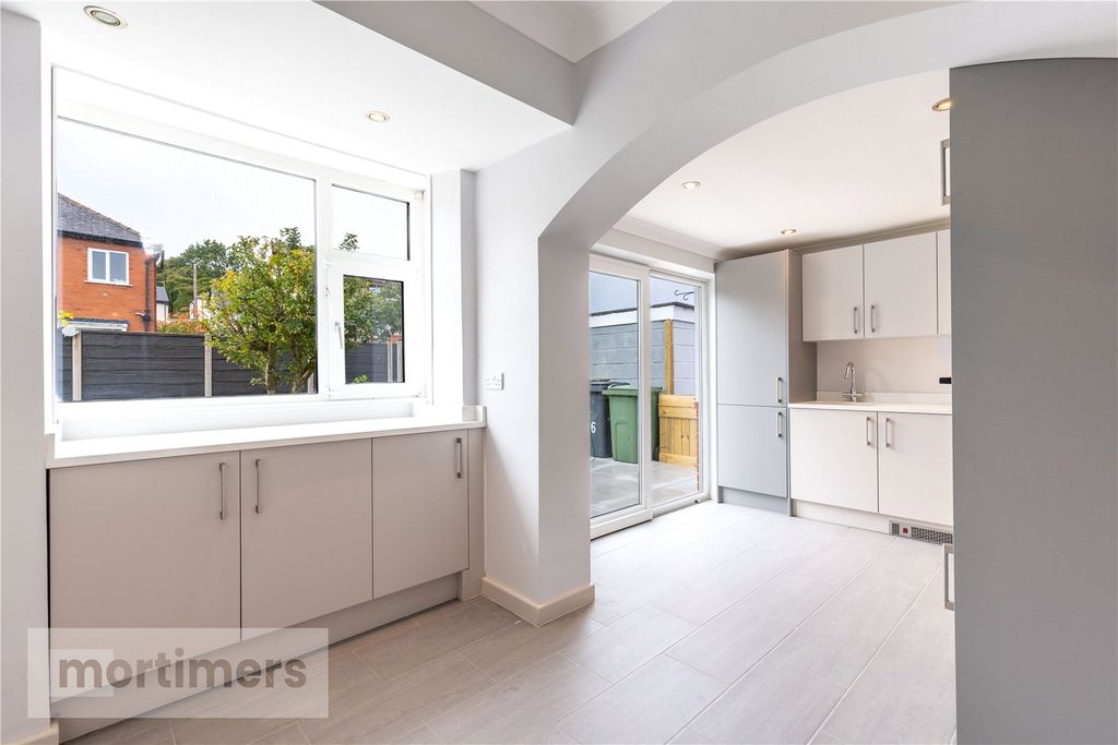 Property photo 2 of 24 Kitchen