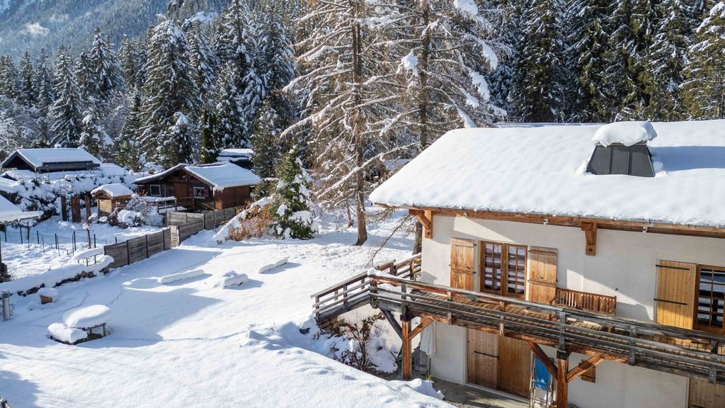 Property photo 2 of 12 Chamonix Chalet For