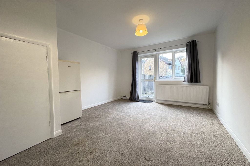 Property photo 2 of 7 Picture No. 12