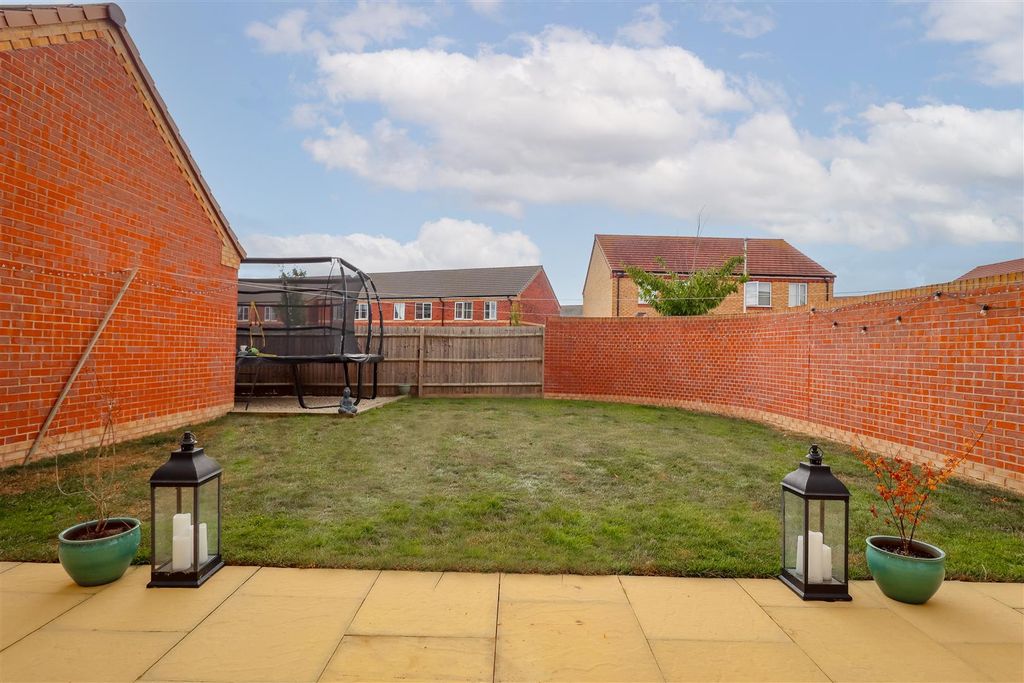 Property photo 3 of 31