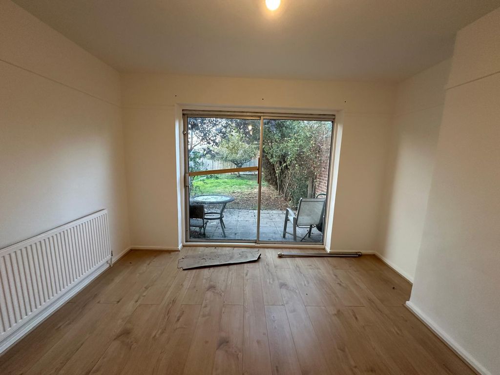 Property photo 2 of 17 Gallery