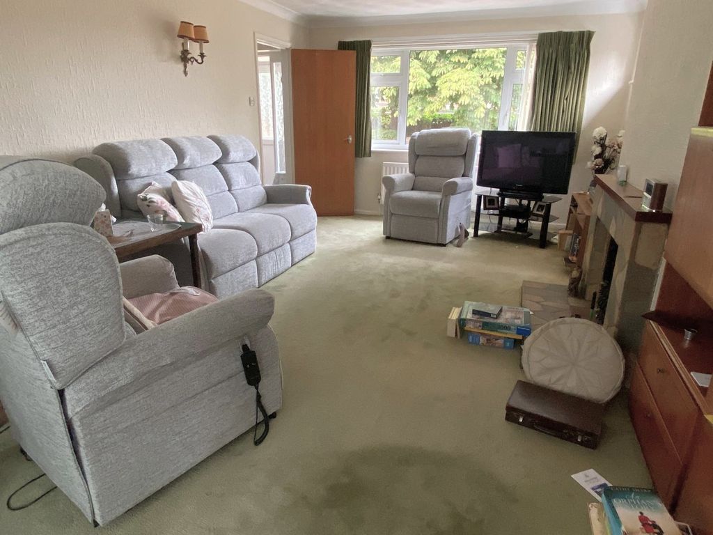 Property photo 2 of 12