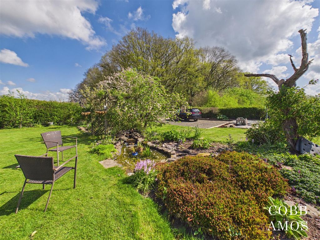 Property photo 3 of 41 Cam03722G0-Pr0099-Still037.Jpg