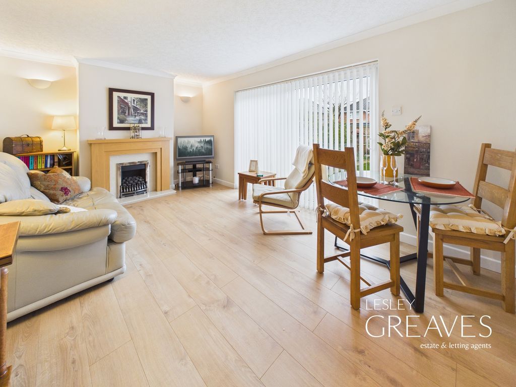 Property photo 3 of 16 Living Room