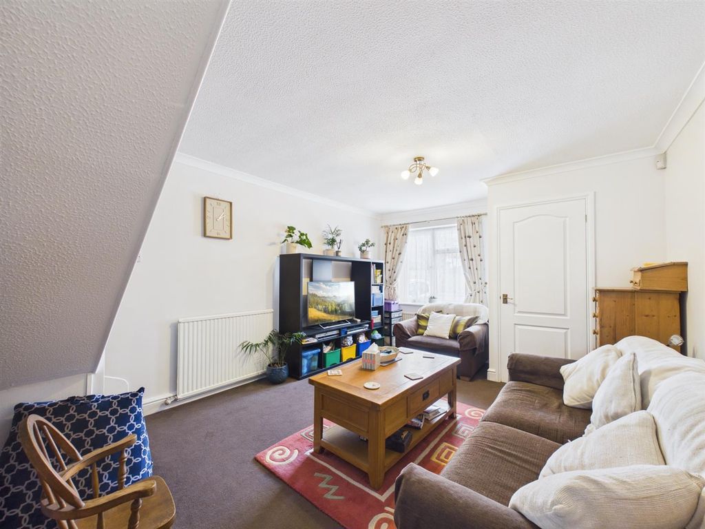 Property photo 3 of 8 Cam02435G0-Pr0364-Still002.Jpg
