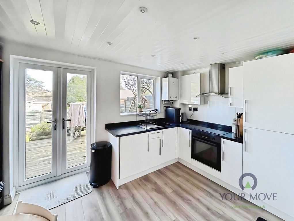 Property photo 3 of 13 Kitchen