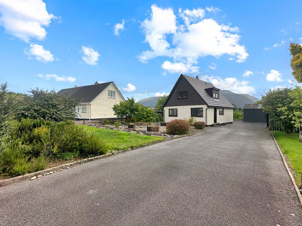 Property photo 2 of 63