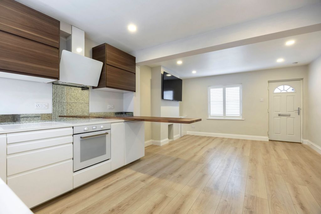 Property photo 3 of 13 Prospect Terrace-06