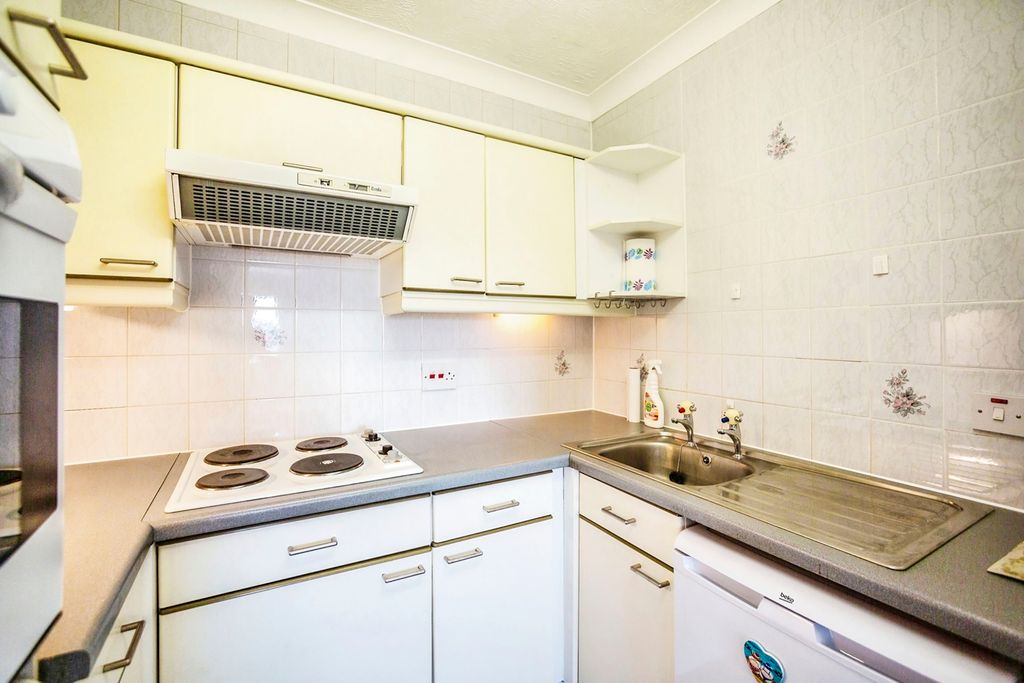 Property photo 2 of 11