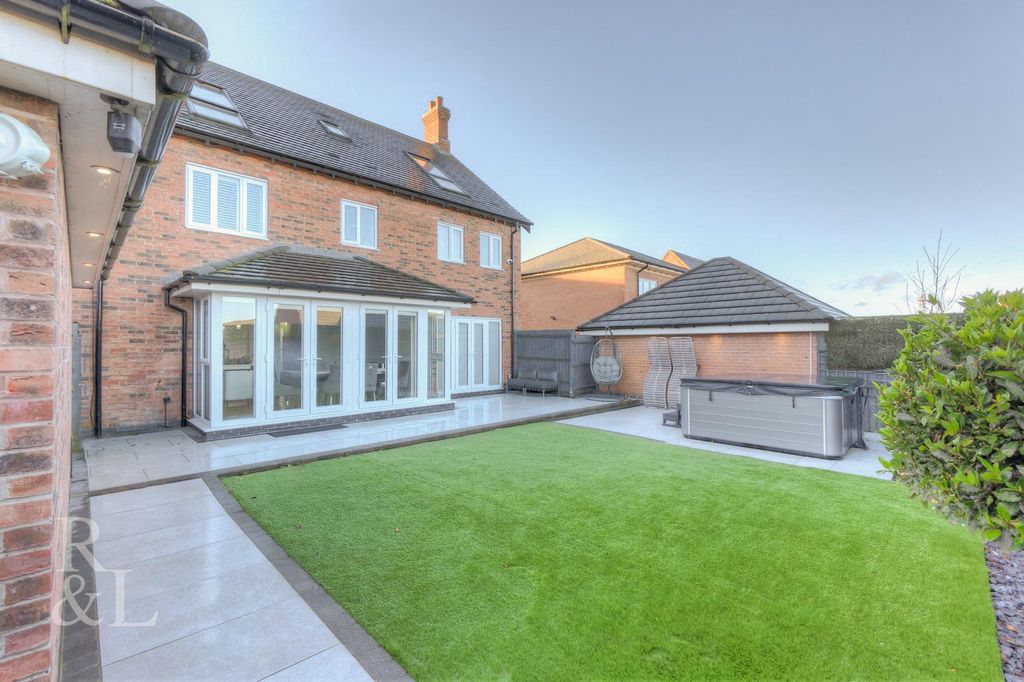 Property photo 3 of 34 84 Spring (1).Jpg