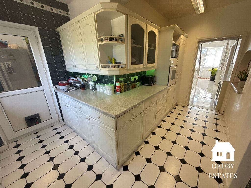Property photo 3 of 16 Photo 4