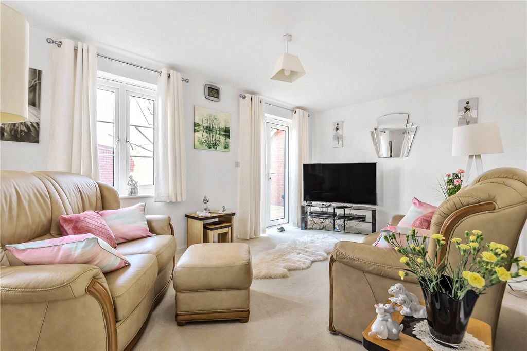 Property photo 2 of 11 Sitting Room